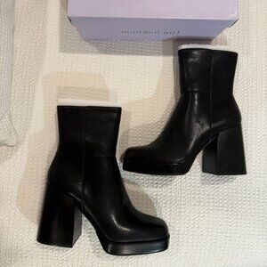 STEVE MADDEN - MADDEN GIRL Black Platform Bootie, New, Size 8.5